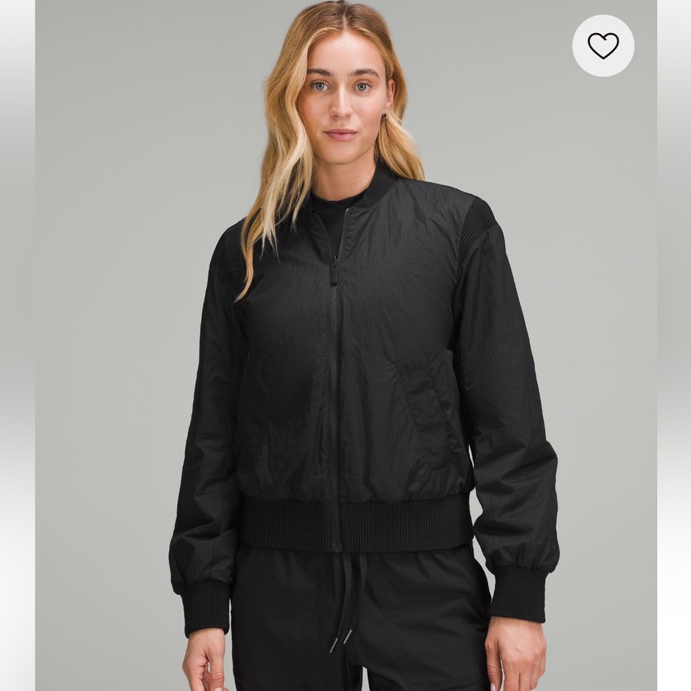 Lululemon Women’s reversible insulated bomber jacket , size small, like new
